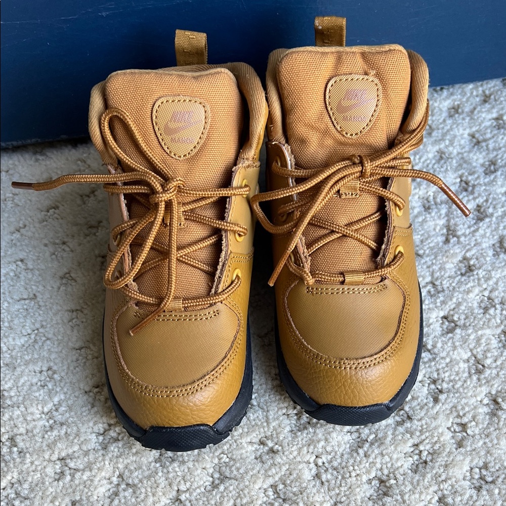 Nike Kids Brown Boots